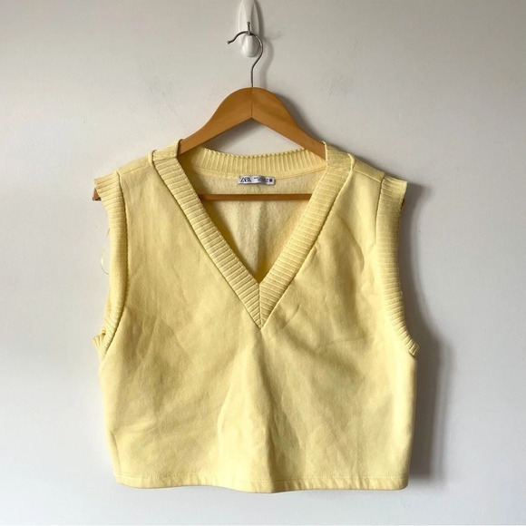 Zara V Neck Cropped Sweater Vest Butter Yellow Sz Small - Picture 3 of 7